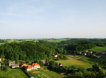 1724756736_widok_ze_skaly_grodzisko_(502)_na_doline_bedkowska.jpg
